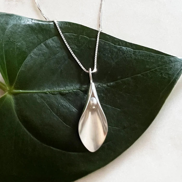 Calla Lily Pearl Necklace