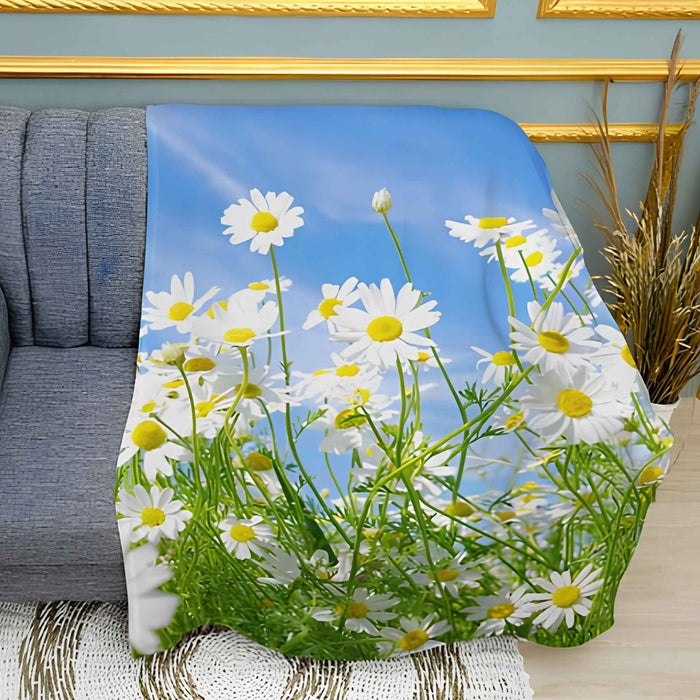 Field of Daisies Floral Print Plush Fleece Throw Blanket