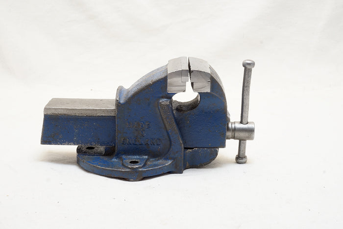 NICE RECORD NO. 0 BENCH VISE