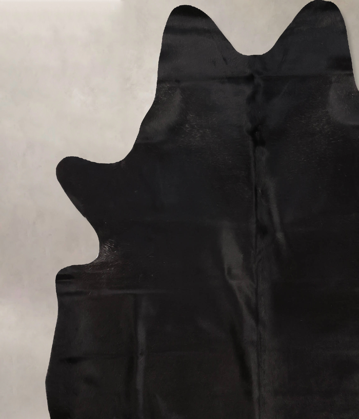 Solid Black Cowhide Rug #B10316